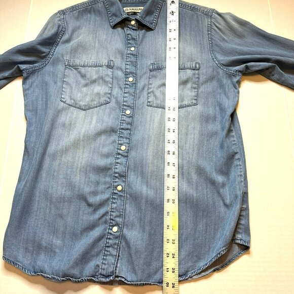 Magellan Outdoors Womens Chambray Pearl Snap Shirt sz M Ranch Western Rodeo - Picture 8 of 9